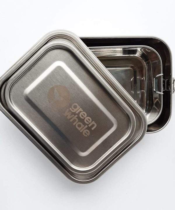 metal food box with a compartment